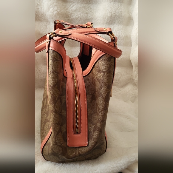 Coach Dark Brown Shoulder Bag with Gold Hardware - Picture 3 of 7